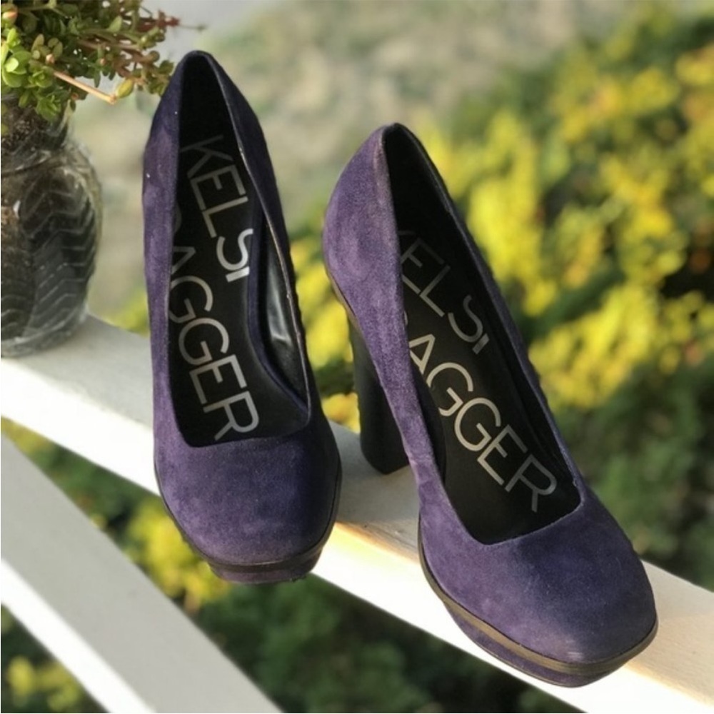 Kelsi Dagger Blue/Purple Suede Platform Block
Heel Pump Size 7.5
